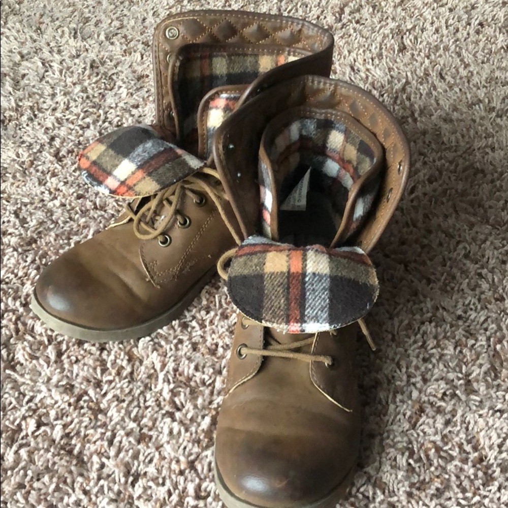 Rock and Candy Brown booties